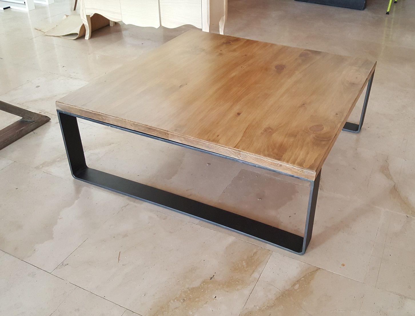 Mesa centro PLETINA PLETINA de pino macizo y hierro - Manuel Interiorismo